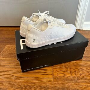 Flux sneaker